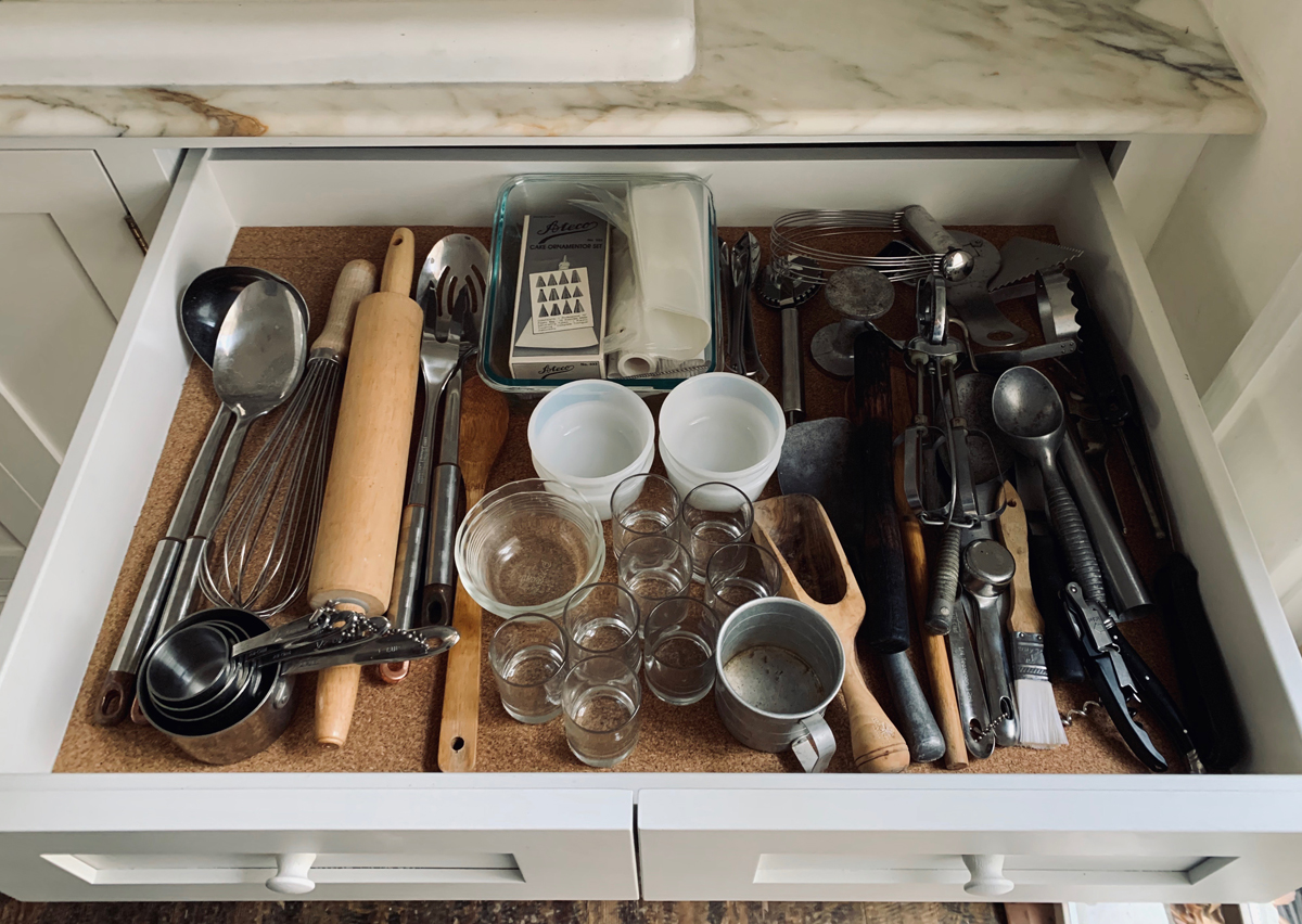 https://abbiwilliams.com/wp-content/uploads/2019/11/Renovation_drawer-interior.jpg